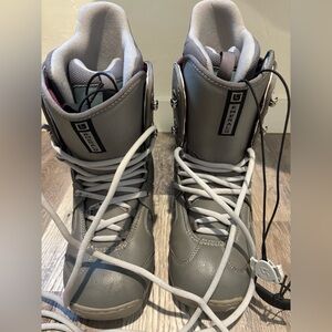 Burton Emerald snowboard boots